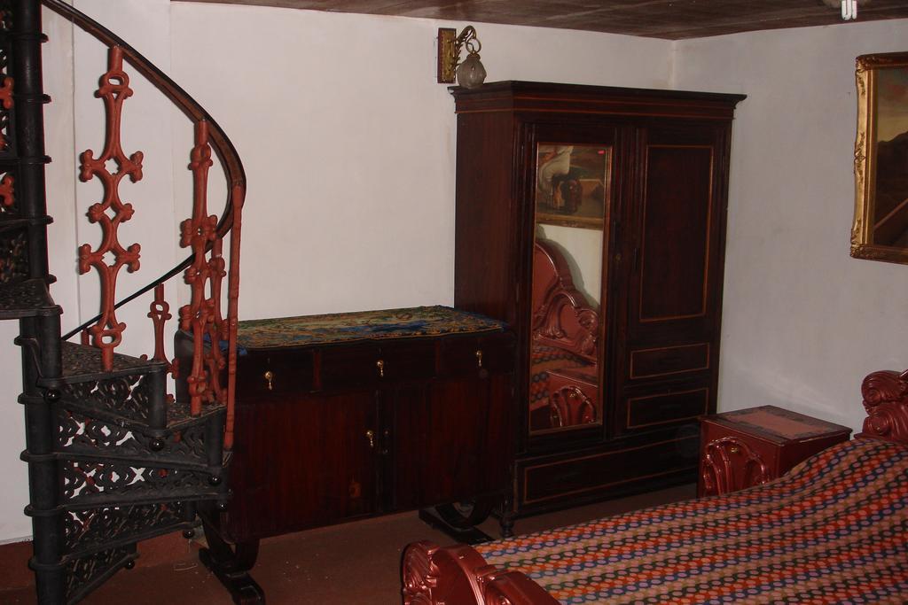 The Red House Bed and Breakfast Ooty Værelse billede