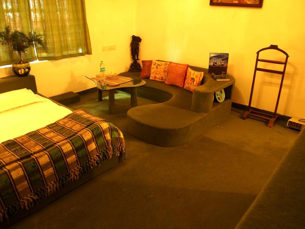 The Red House Bed and Breakfast Ooty Værelse billede